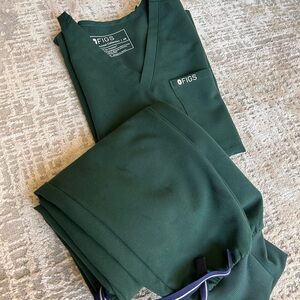 Extreme Green Figs XS Scrubs ***See Description***